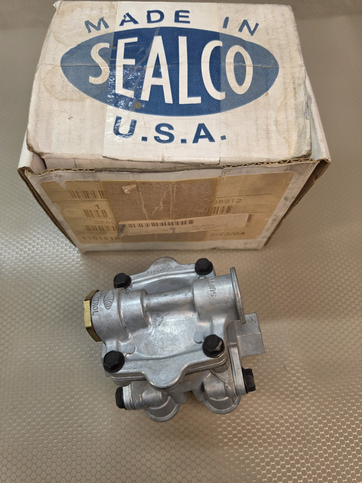Sealco 110191X Air Brake Relay Valve Ratio Type NOS