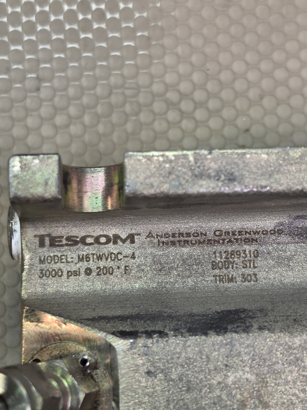TESCOM Anderson Greenwood M6TWVDC-4 5-Valve Manifold Carbon Steel 3000 PSI