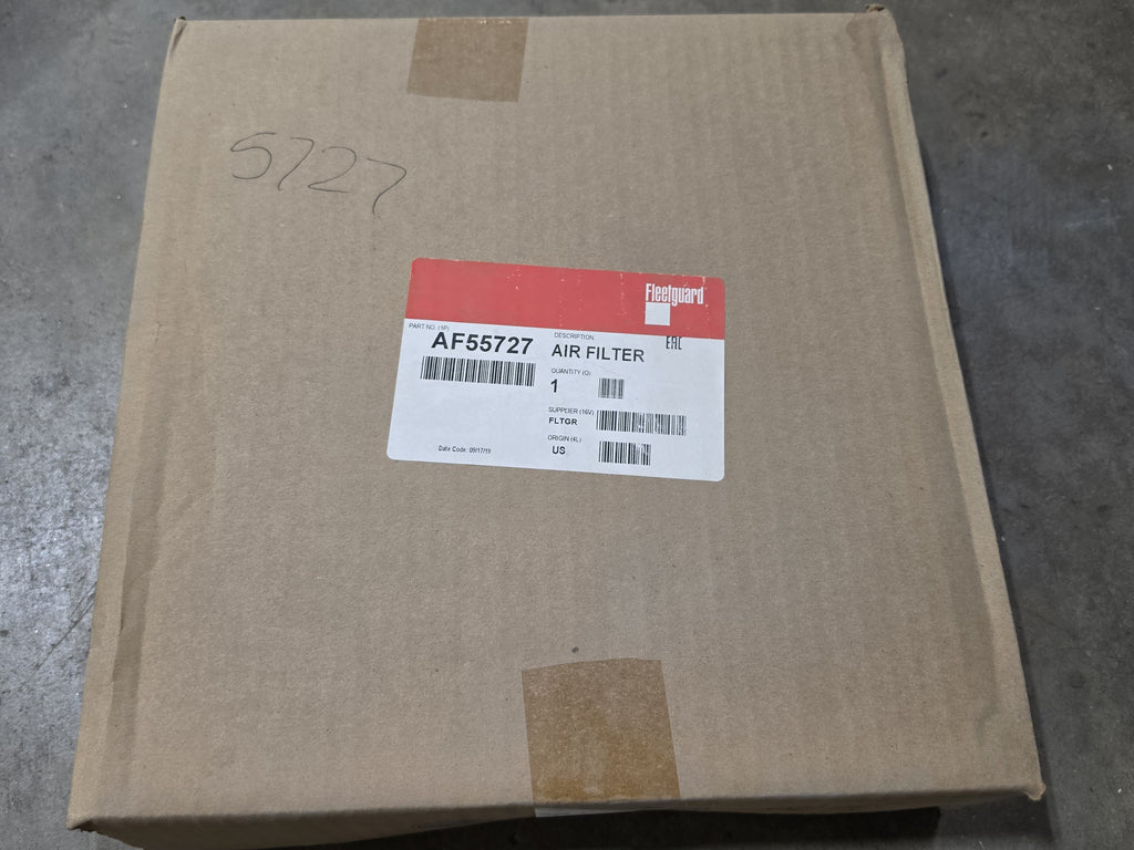 Fleetguard AF55727 Air Filter New in Box Heavy Duty Engine Filter