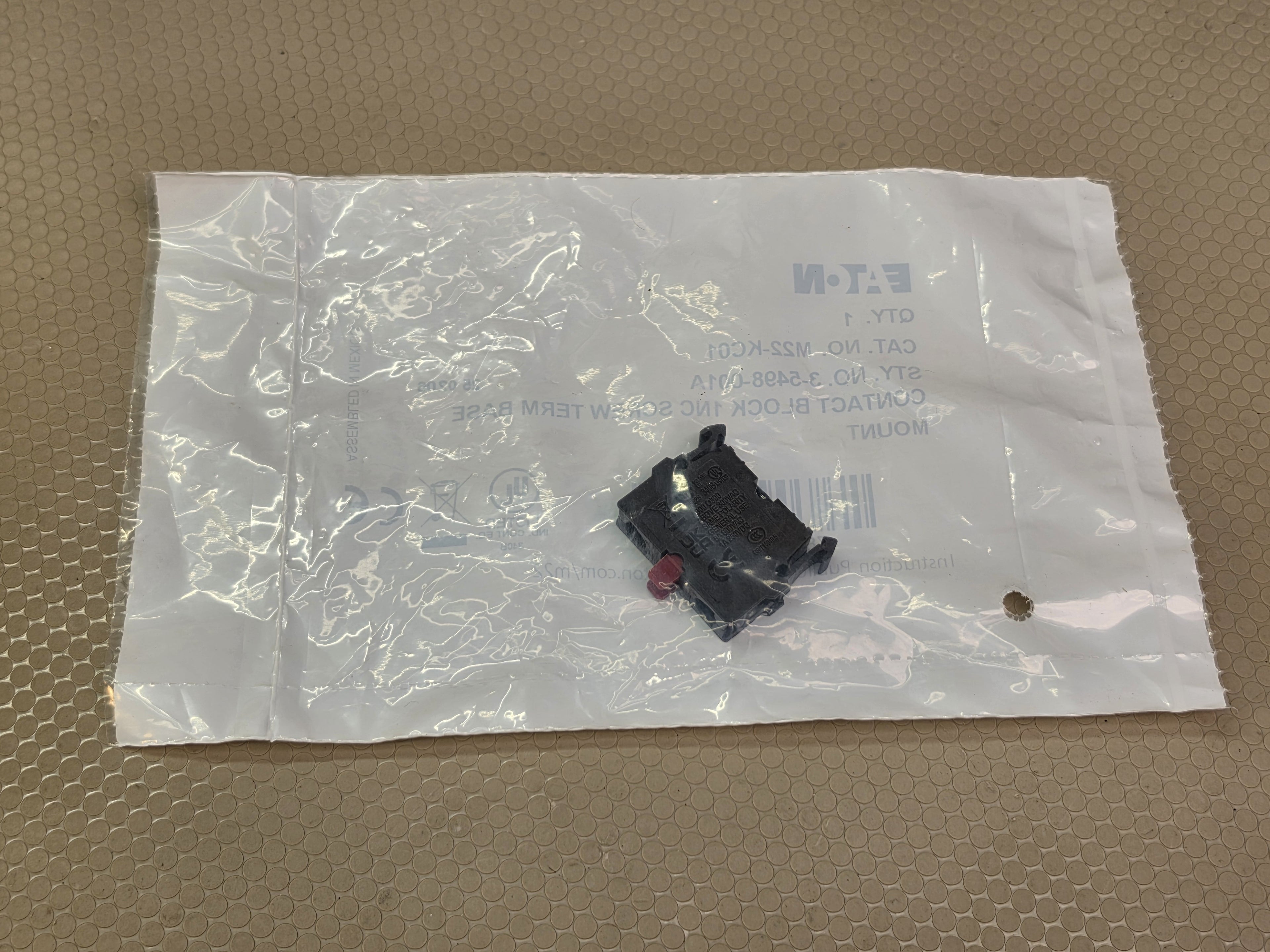 EATON M22-KC01 Contact Block 1NC Screw Term Base Mount