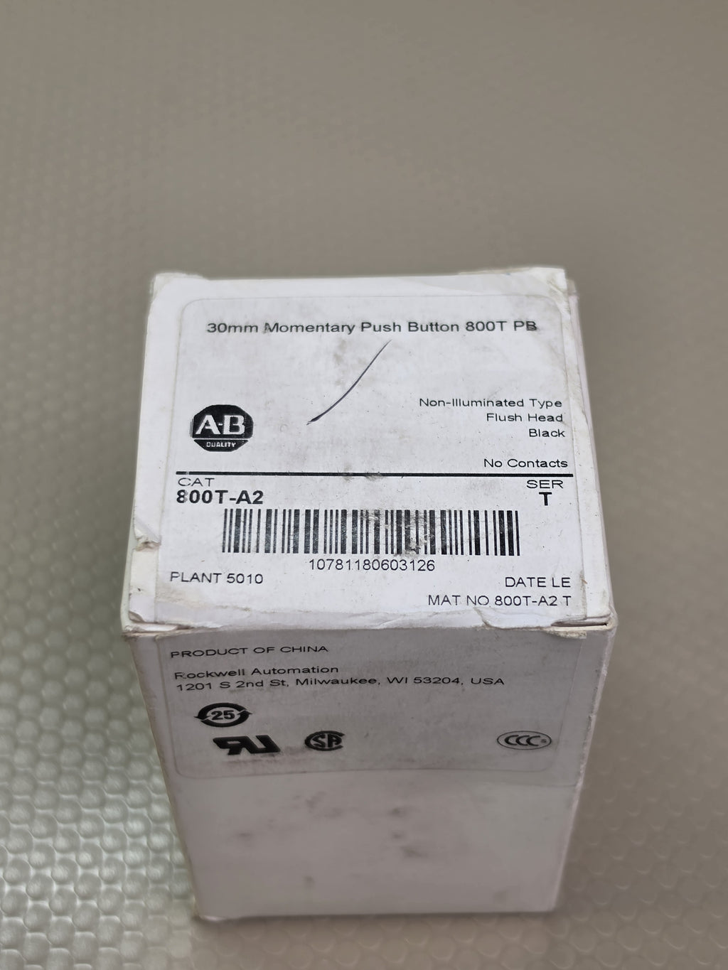 Allen-Bradley 800T-A2 Ser T 30mm Black Flush Push Button  - NEW