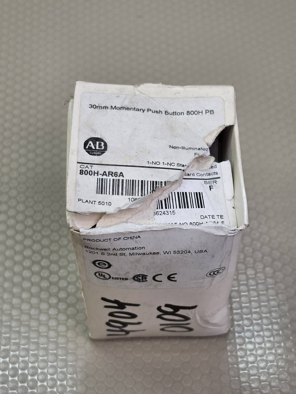 Allen-Bradley 800H-AR6A 30mm Red Momentary Push Button 1NO 1NC - NEW