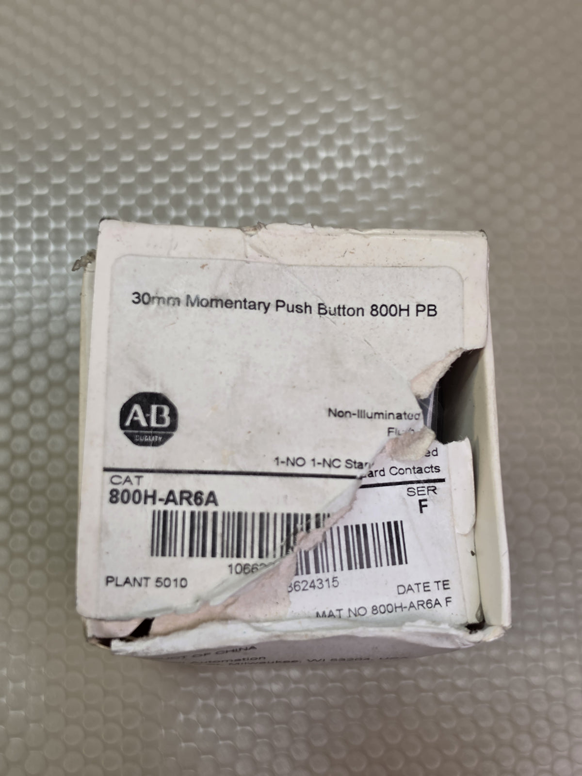 Allen-Bradley 800H-AR6A 30mm Red Momentary Push Button 1NO 1NC - NEW