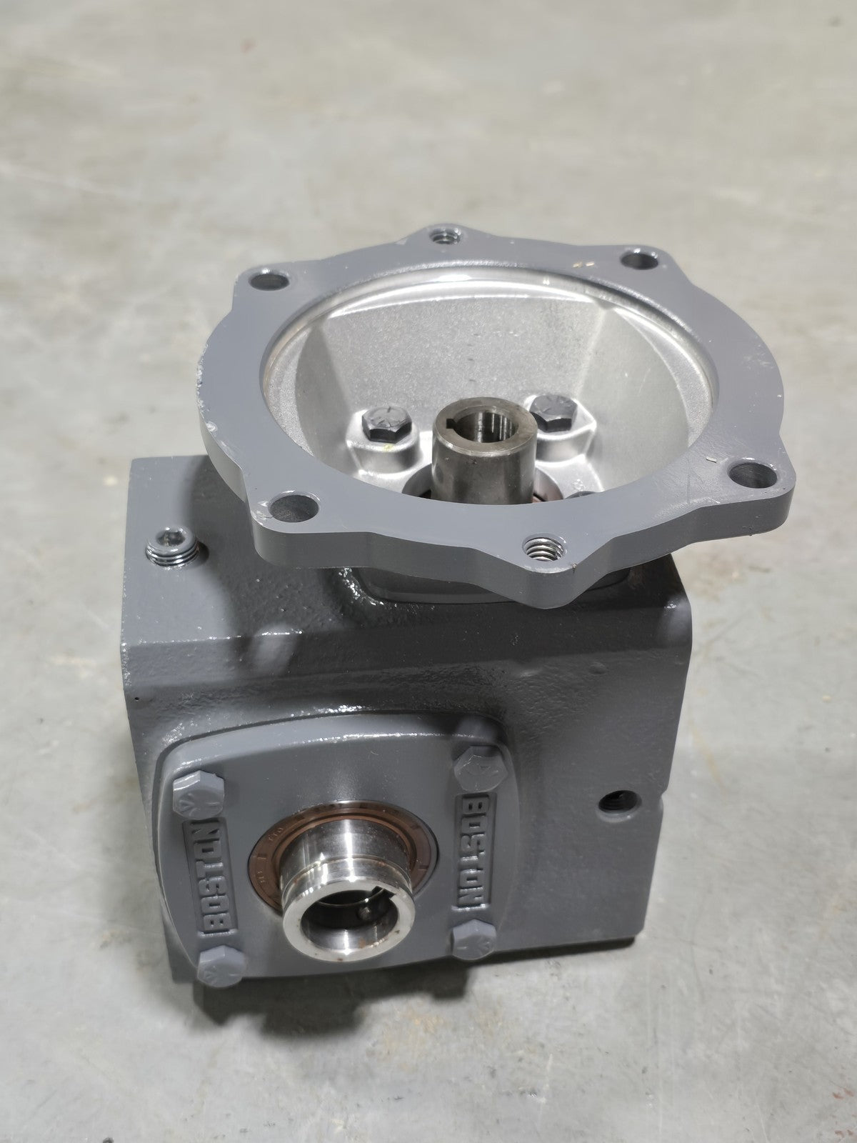 Boston Gear HF718-30-B5-H-P16 Worm Gear Speed Reducer 30:1 Ratio 0.65HP 56C NEW