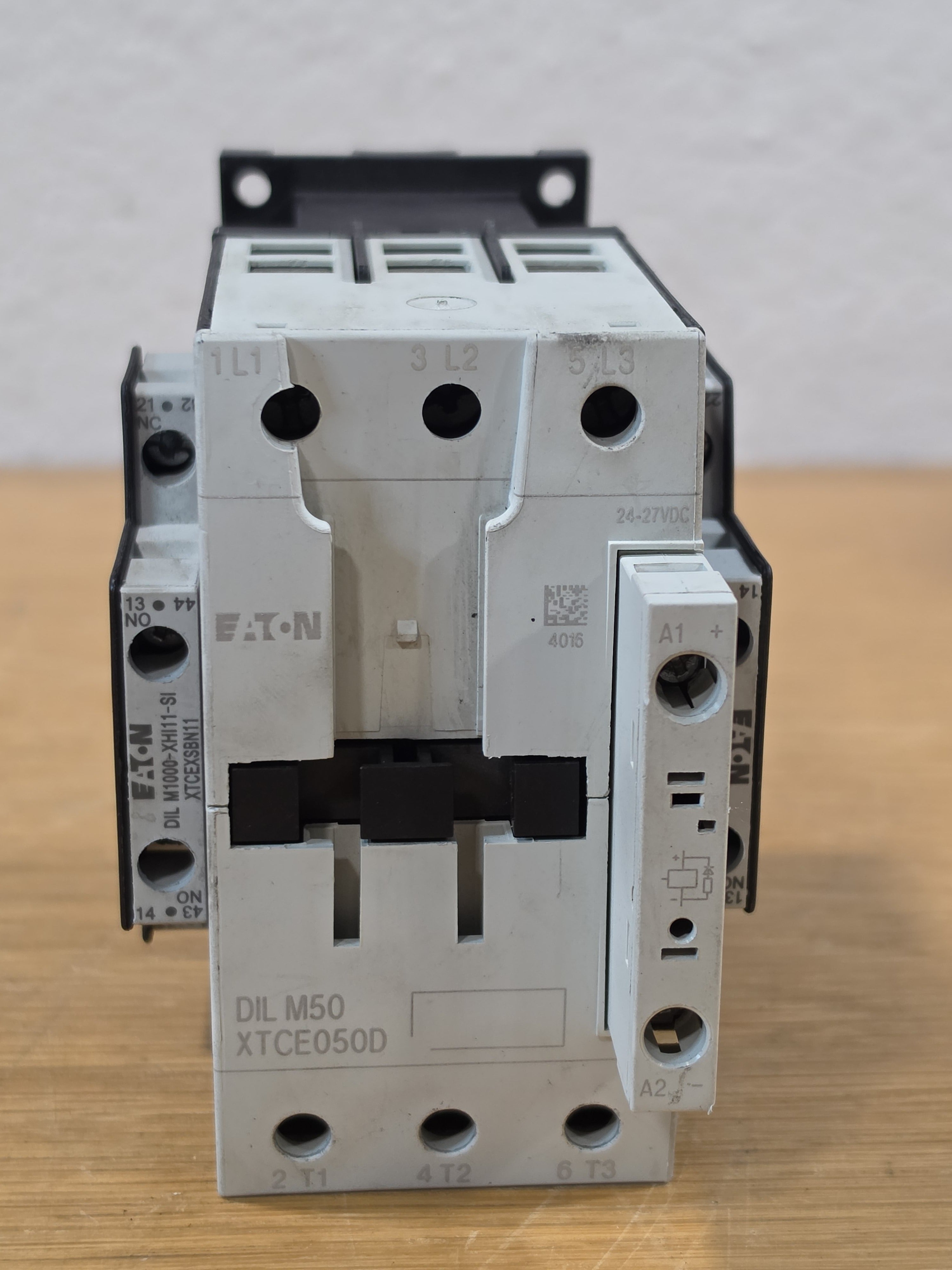 EATON XTCE050D DIL M50 Contactor 24-27VDC Coil 80A 75HP