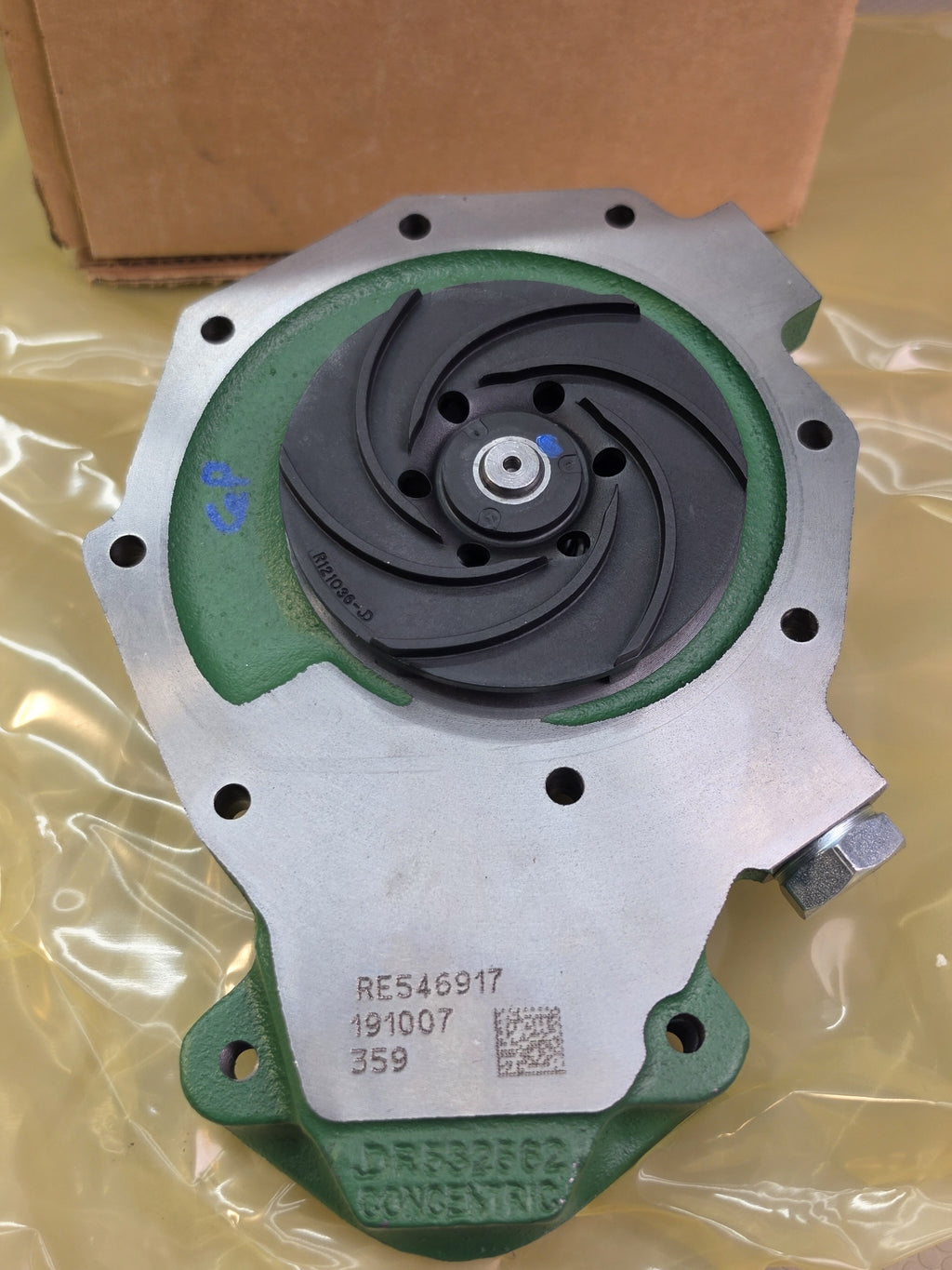 JOHN DEERE SE501610 Reman Water Pump RE546917 RE532562