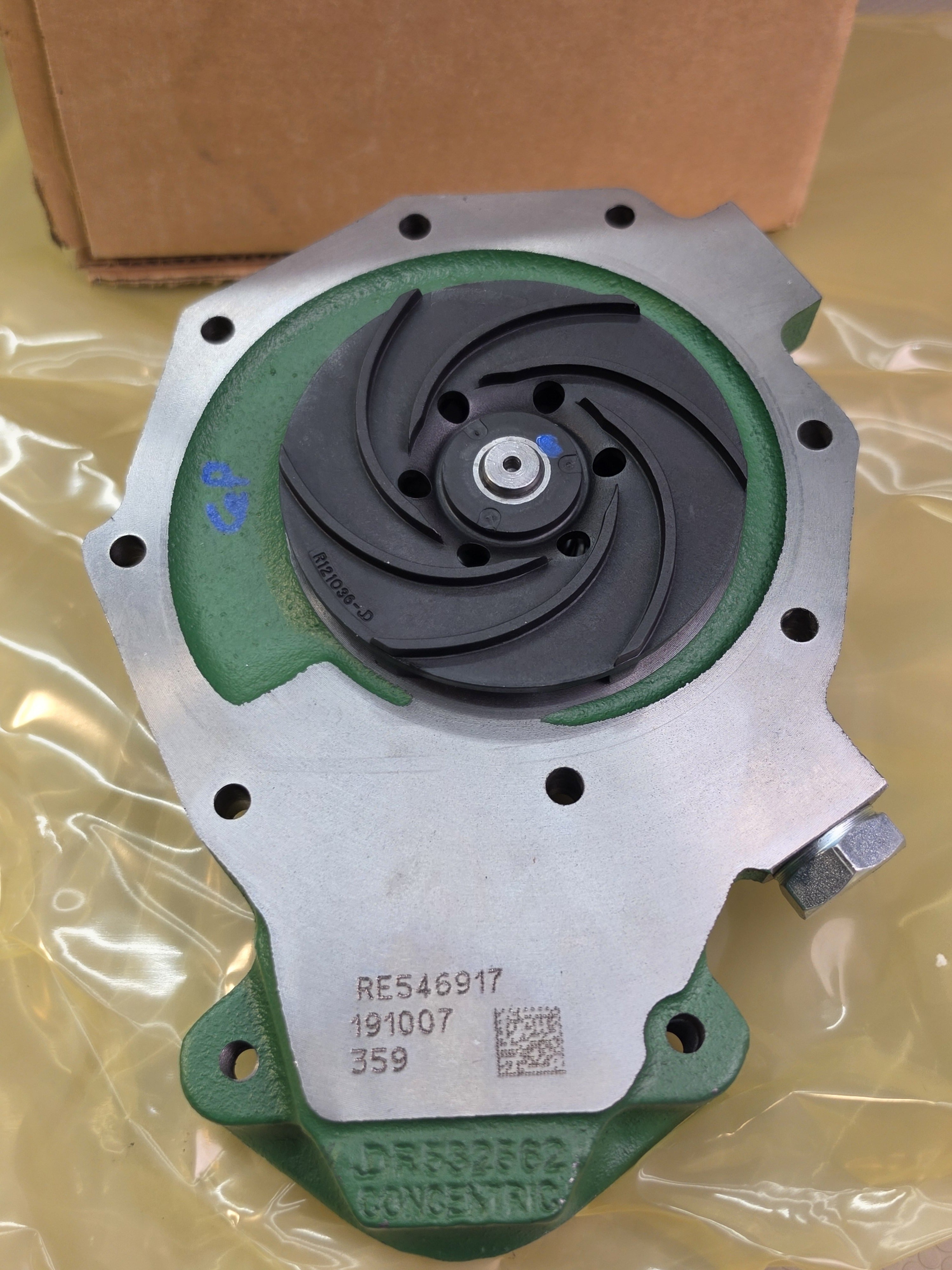 JOHN DEERE SE501610 Reman Water Pump RE546917 RE532562