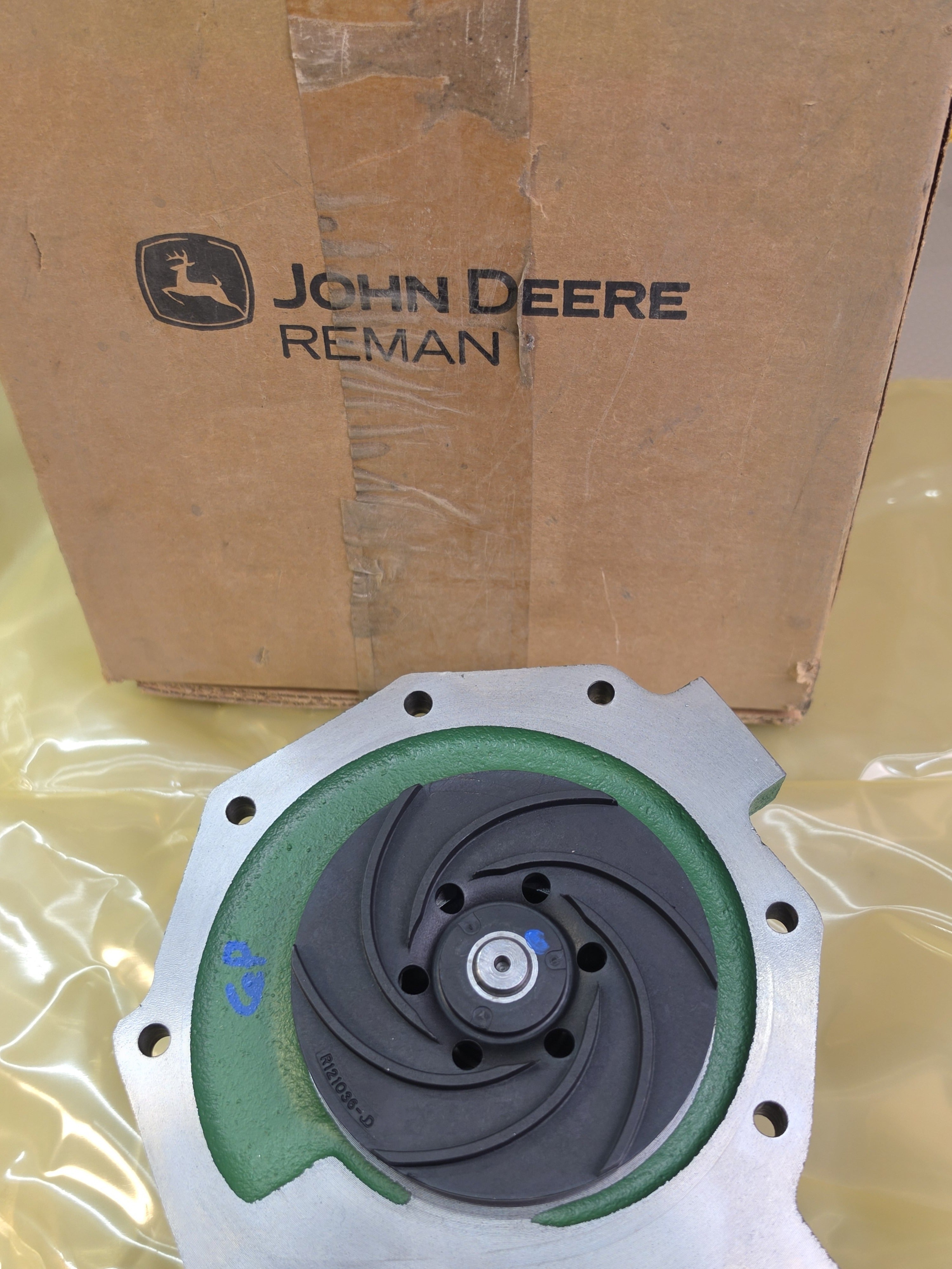 JOHN DEERE SE501610 Reman Water Pump RE546917 RE532562
