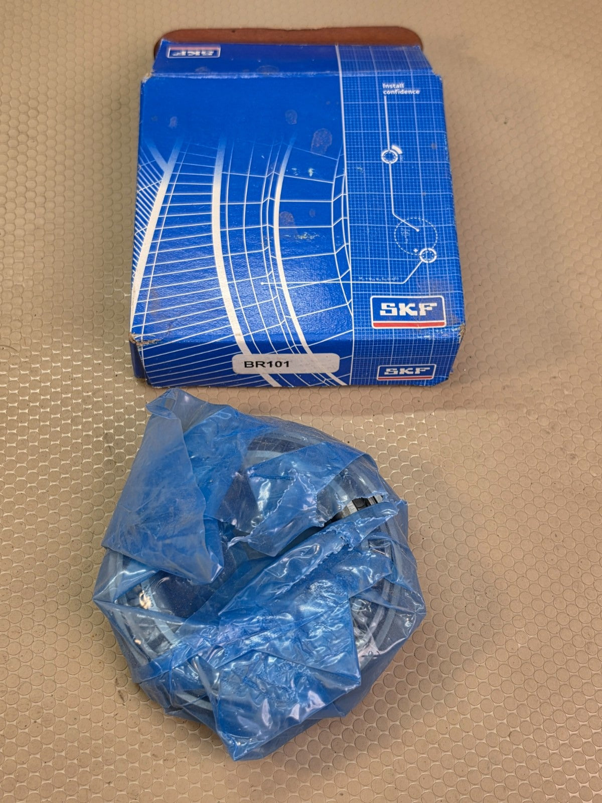 SKF BR101 Tapered Roller Wheel Bearing Set