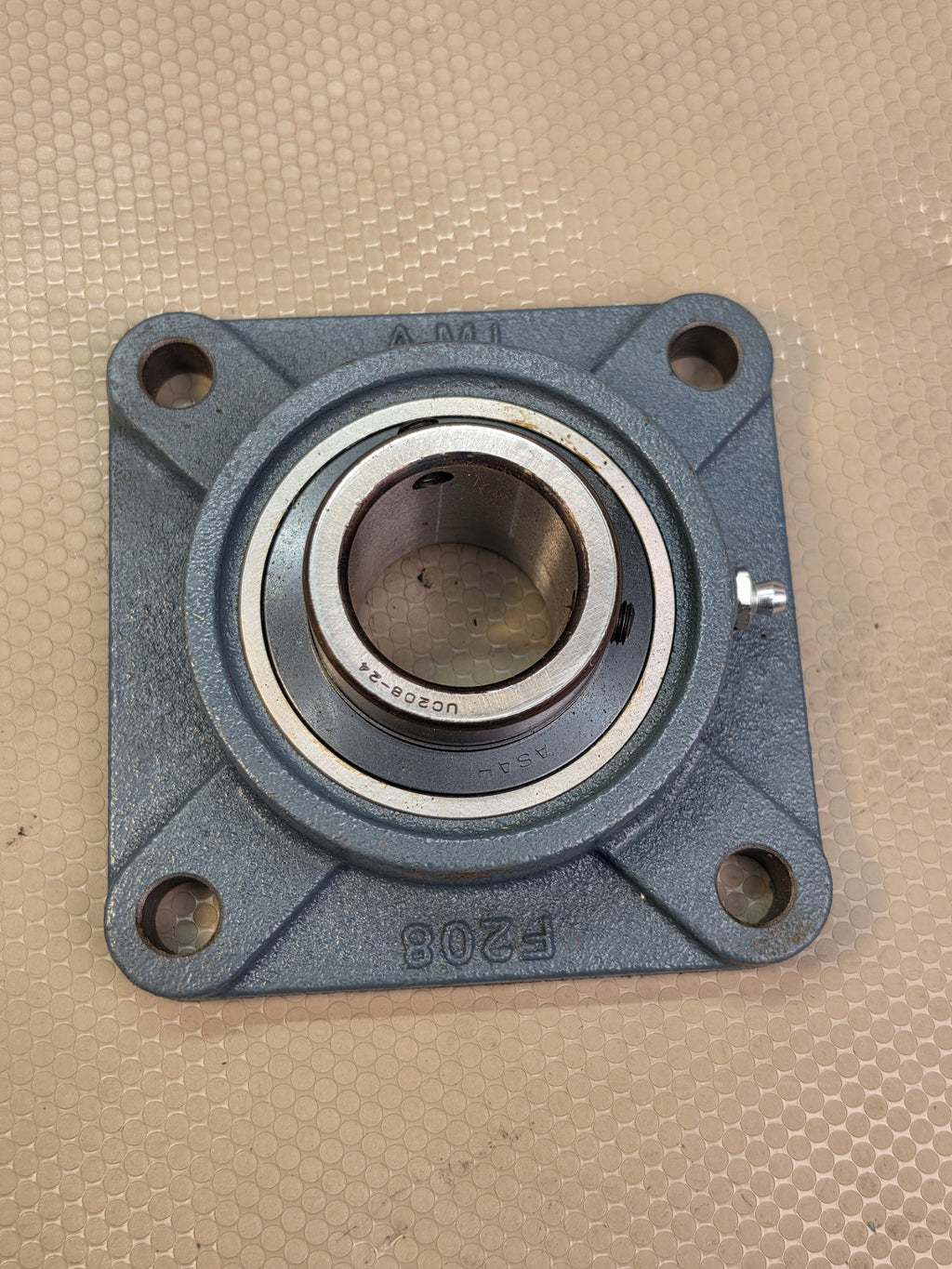 AMI UCF208-24 4-Bolt Flange Bearing Unit 1-1/2" Bore