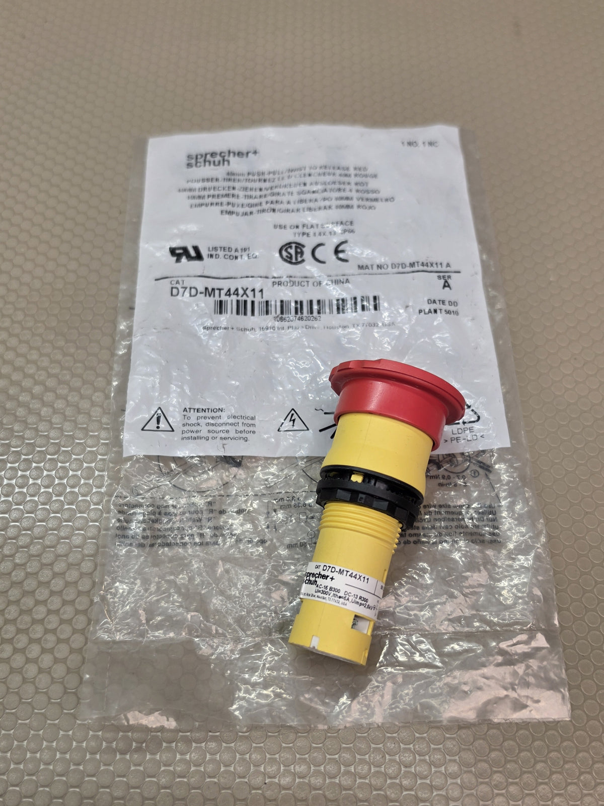 Sprecher+Schuh D7D-MT44X11 40mm Red E-Stop Pushbutton 1NO/1NC