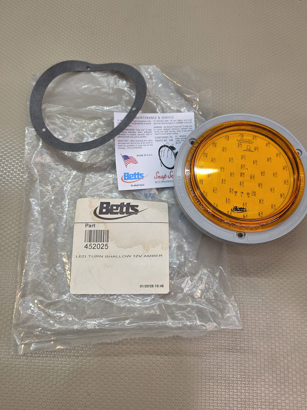 Betts 452025 Amber LED Turn Signal Light 4" Round Shallow 12V 45 Series TA4FHM2E