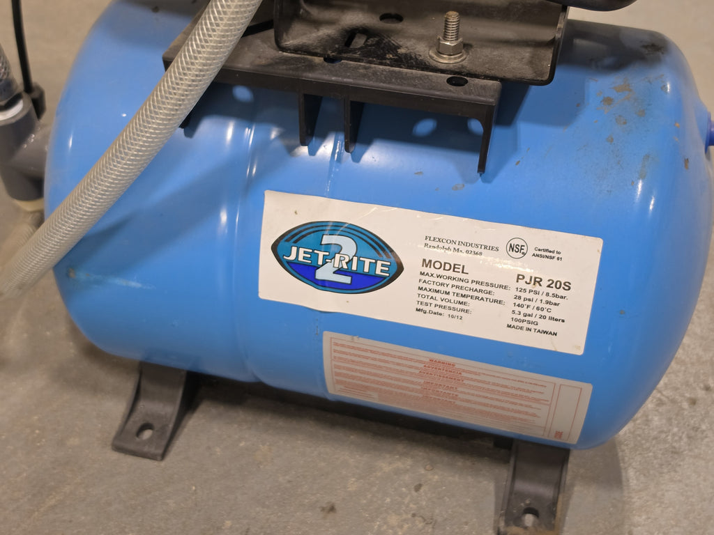 Flotec FP4012-10 1/2 HP Shallow Well Jet Pump w/ Flexcon PJR 20S 2.9 Gal Tank