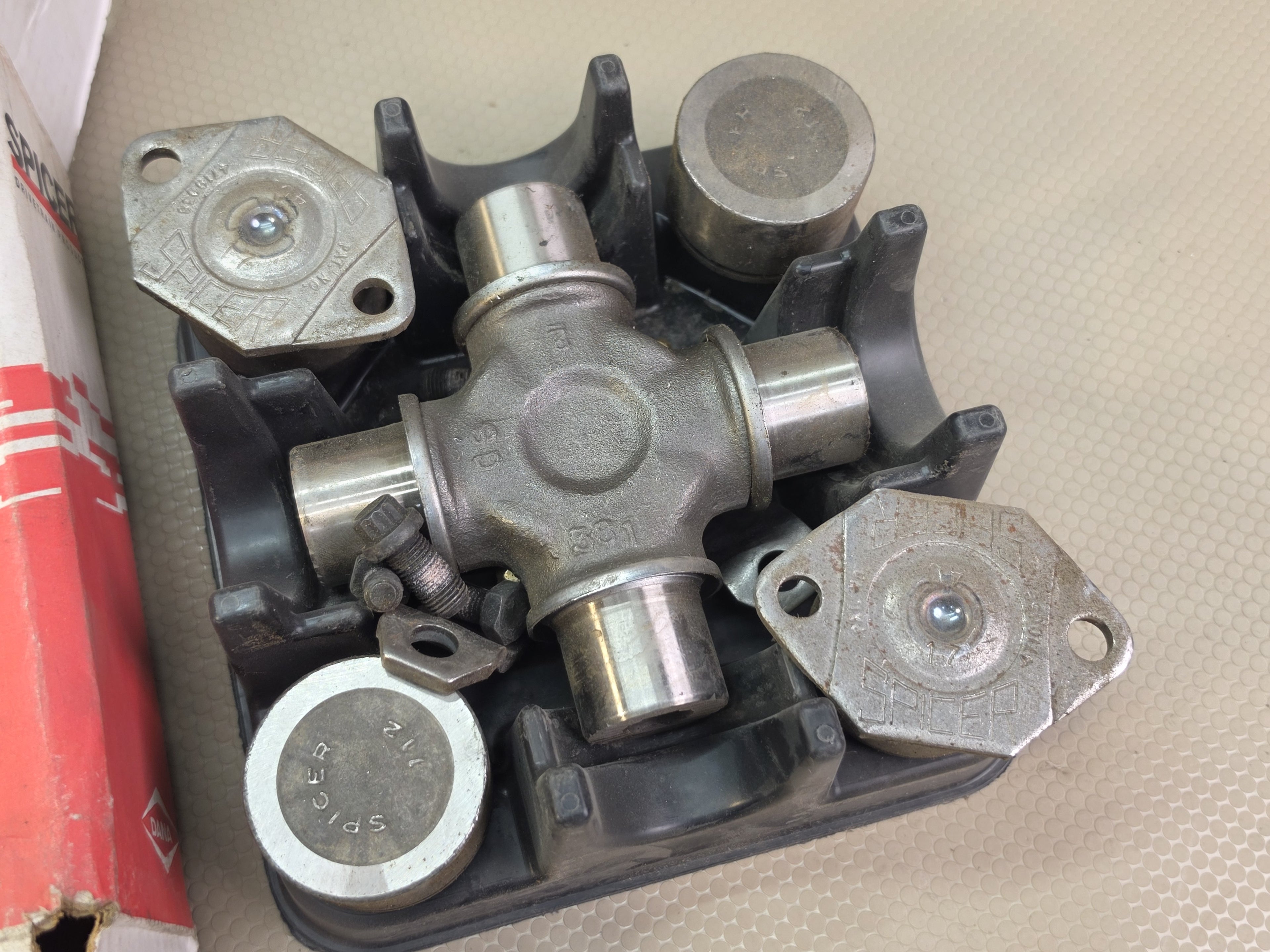Spicer SP 5-674X U-Joint Kit 1610 Series Drivetrain Universal Joint Dana