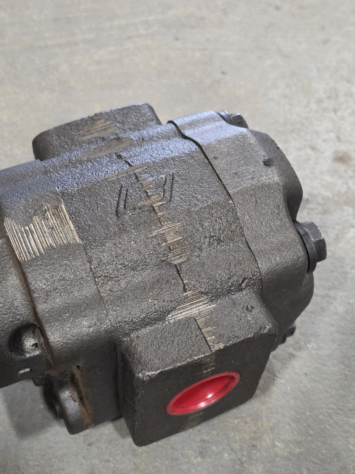 Parker Commercial Intertech M50A842BEY-25 Hydraulic Gear Motor 13T Spline