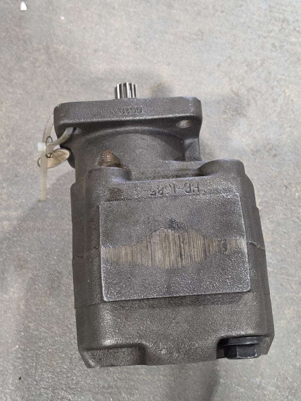 Parker Commercial Intertech P50A342SPAB20-25 Hydraulic Gear Pump 13T Spline