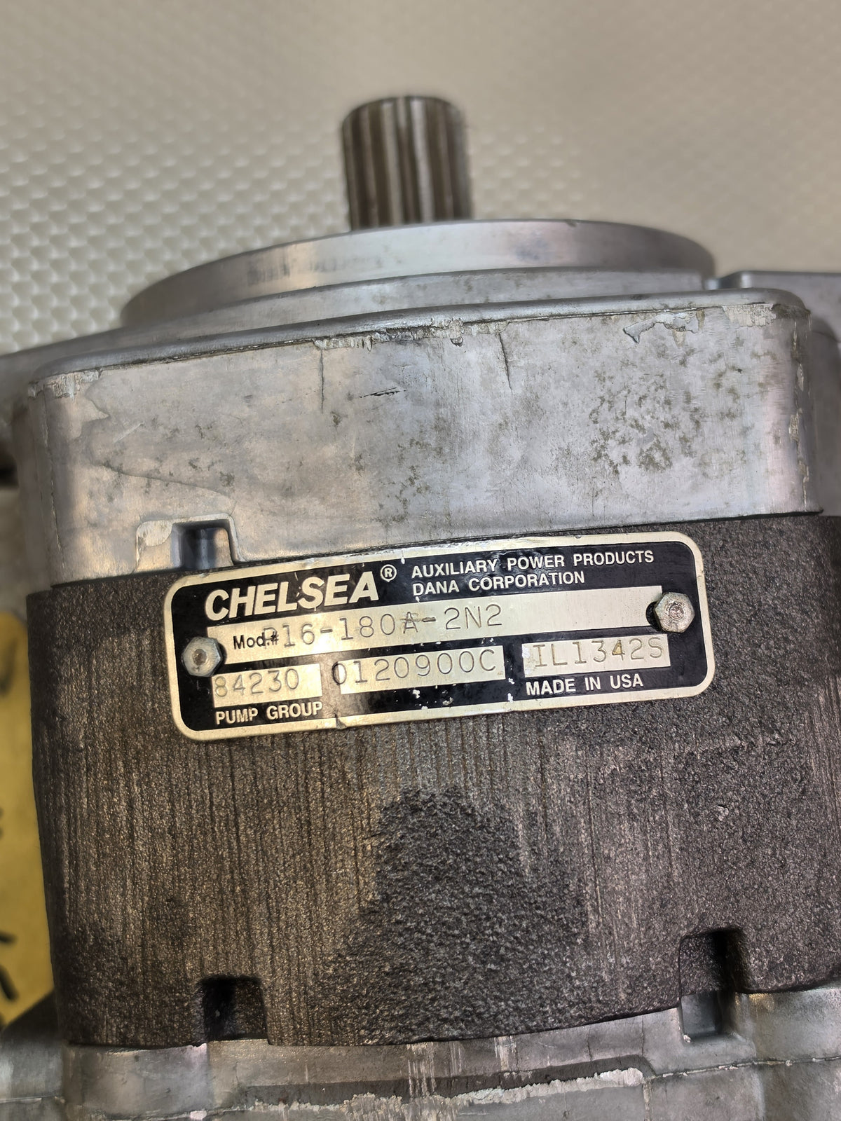 Parker Chelsea P16-180A-2N2 0120900 Hydraulic Gear Pump CCW SAE B 7/8 13T - NOS