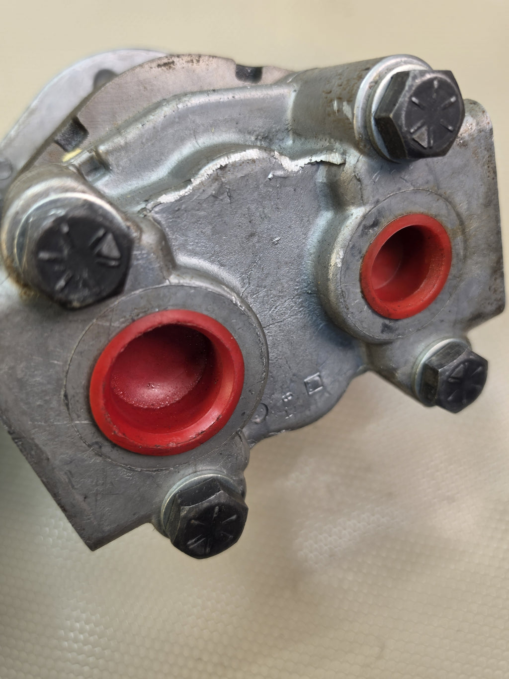 Parker Chelsea P16-180A-5N2 0120958 Hydraulic Gear Pump CCW 3.51 CID - NOS