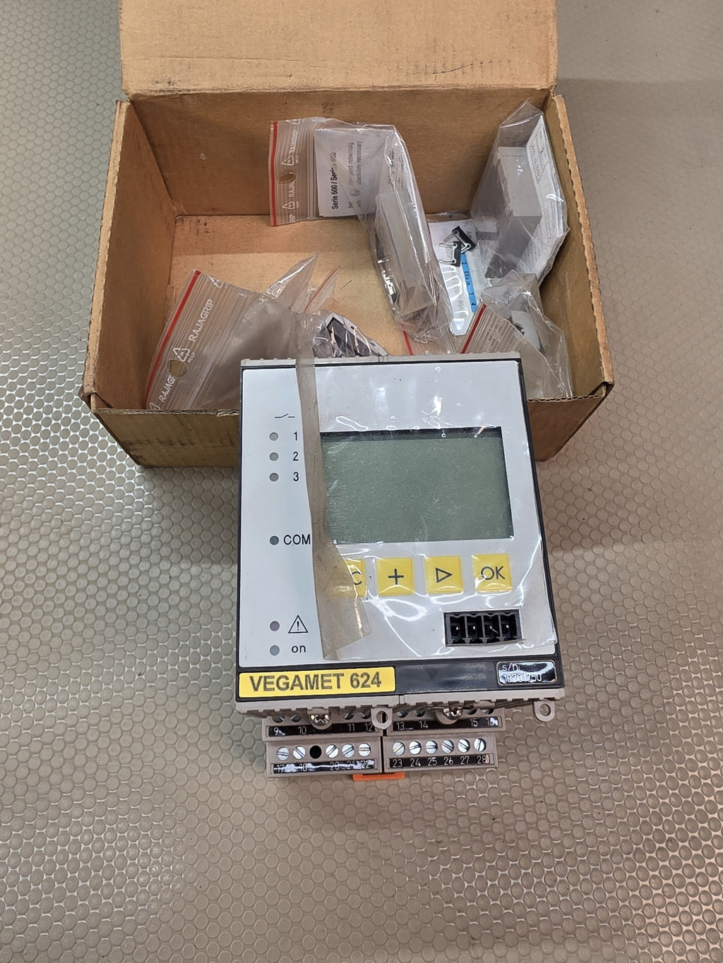 VEGA VEGAMET 624 MET624.XXE Level Display Controller Digital Output IP30 - NEW