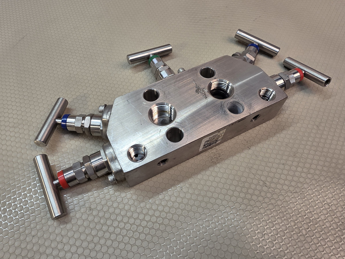 Rosemount 0305RC92B21 5-Valve Coplanar Manifold 316 SST NPT 6092 PSI - NEW