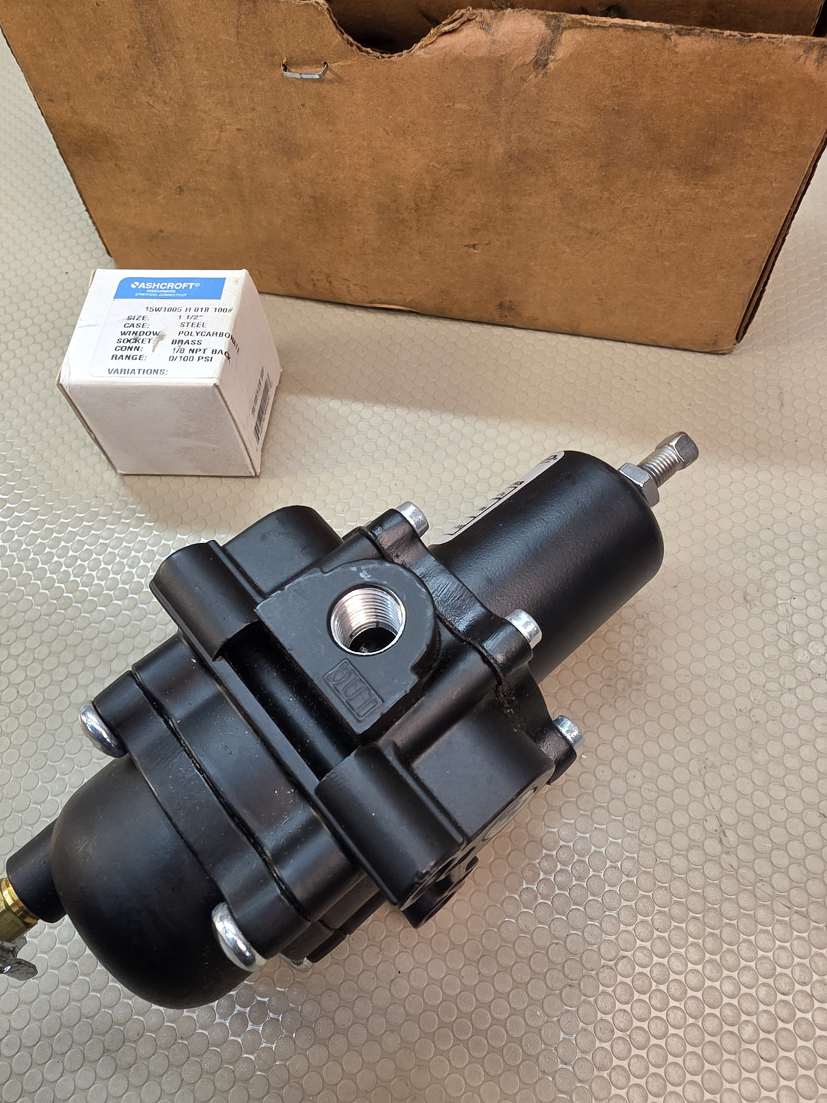 FAIRCHILD 65952NS Pneumatic Pressure Regulator 300 PSI Input 2-120 PSI - NEW