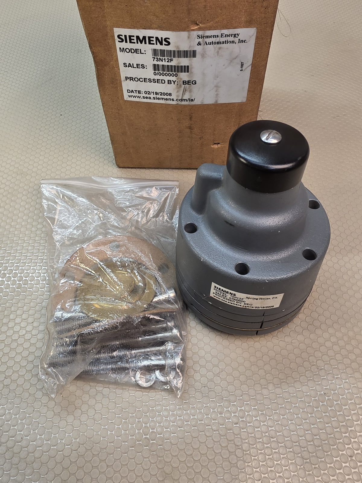 Siemens 73N12F Model 73 Built-In Pneumatic Valve Positioner 3-15 PSIG - NEW