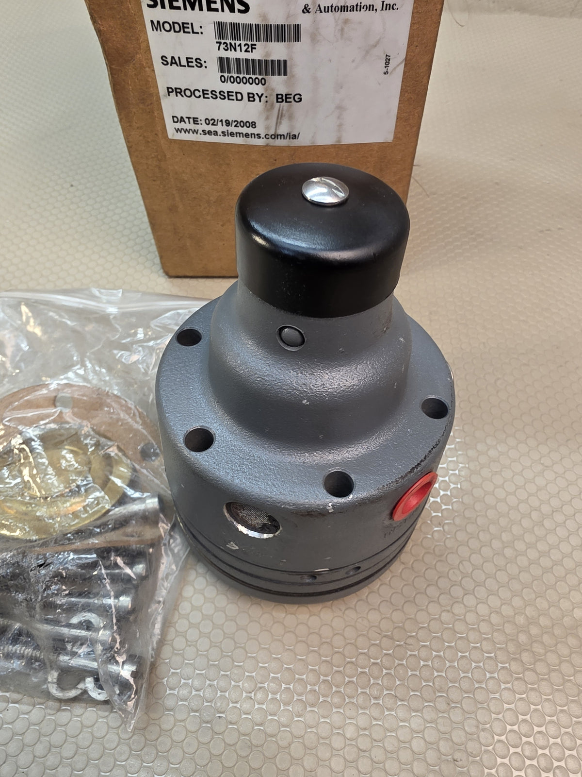 Siemens 73N12F Model 73 Built-In Pneumatic Valve Positioner 3-15 PSIG - NEW