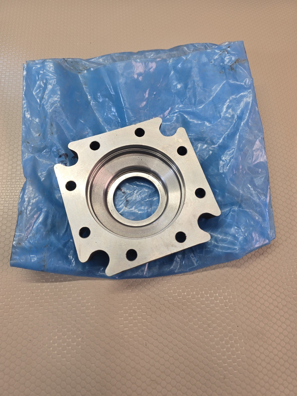 NEW CHAR-LYNN 4000 SERIES MOUNTING FLANGE SAE B / 23171-002