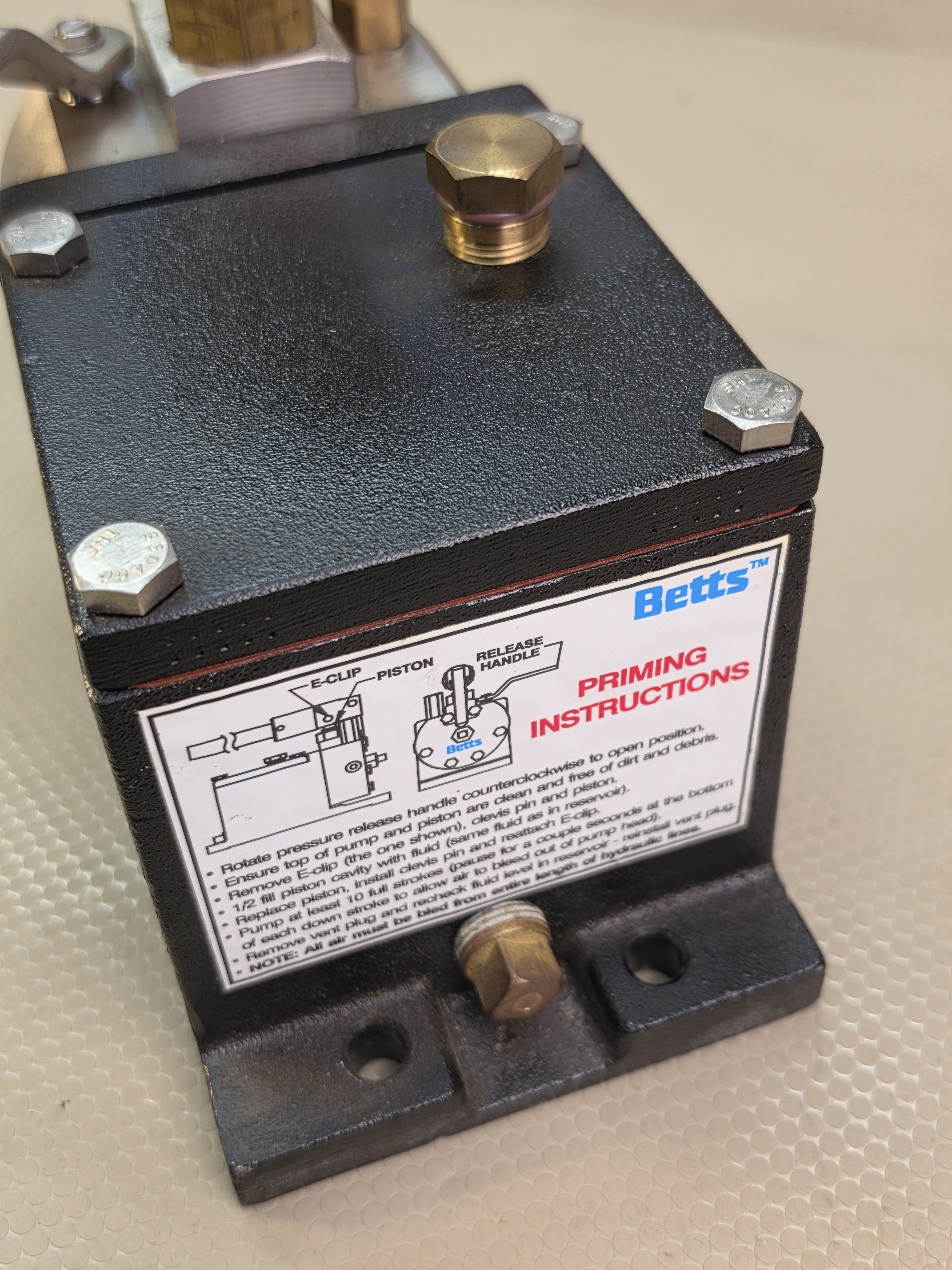 Betts HP46982SL Hydraulic Hand Pump Actuator Valve Trailer