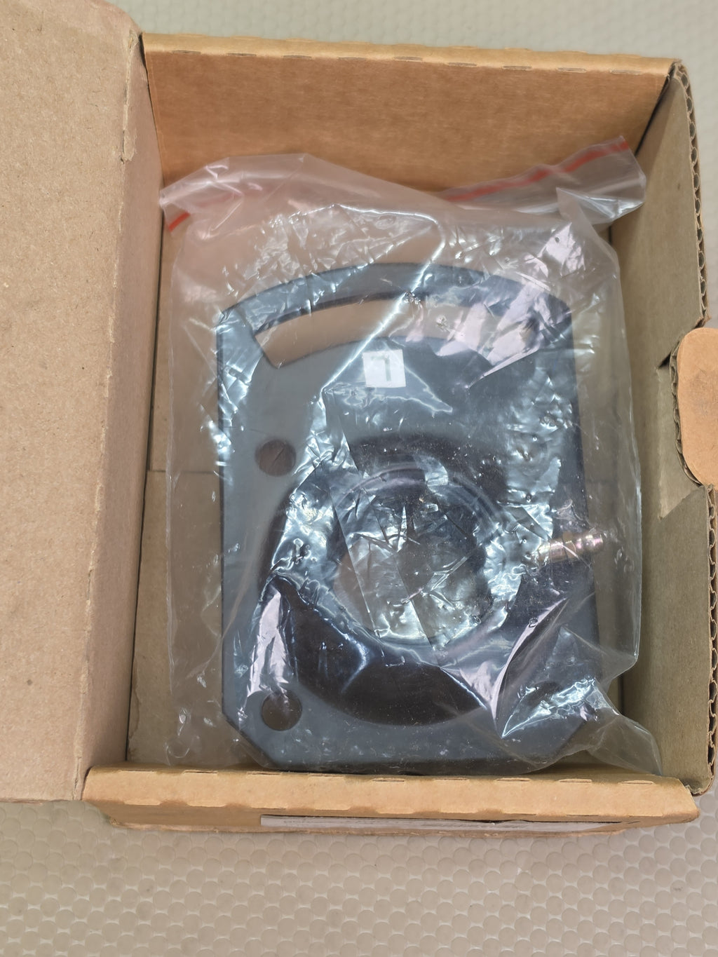 Meritor R0011445 Air Brake Camshaft Bracket LH Replaces E-11445 L3485 New