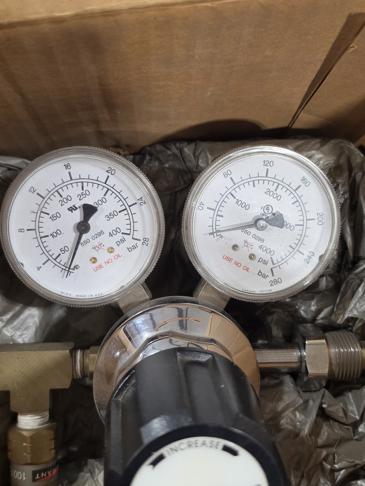 CONCOA 8065268-82-1 LaserStar Inert Gas Regulator CGA 580 0-200 PSI