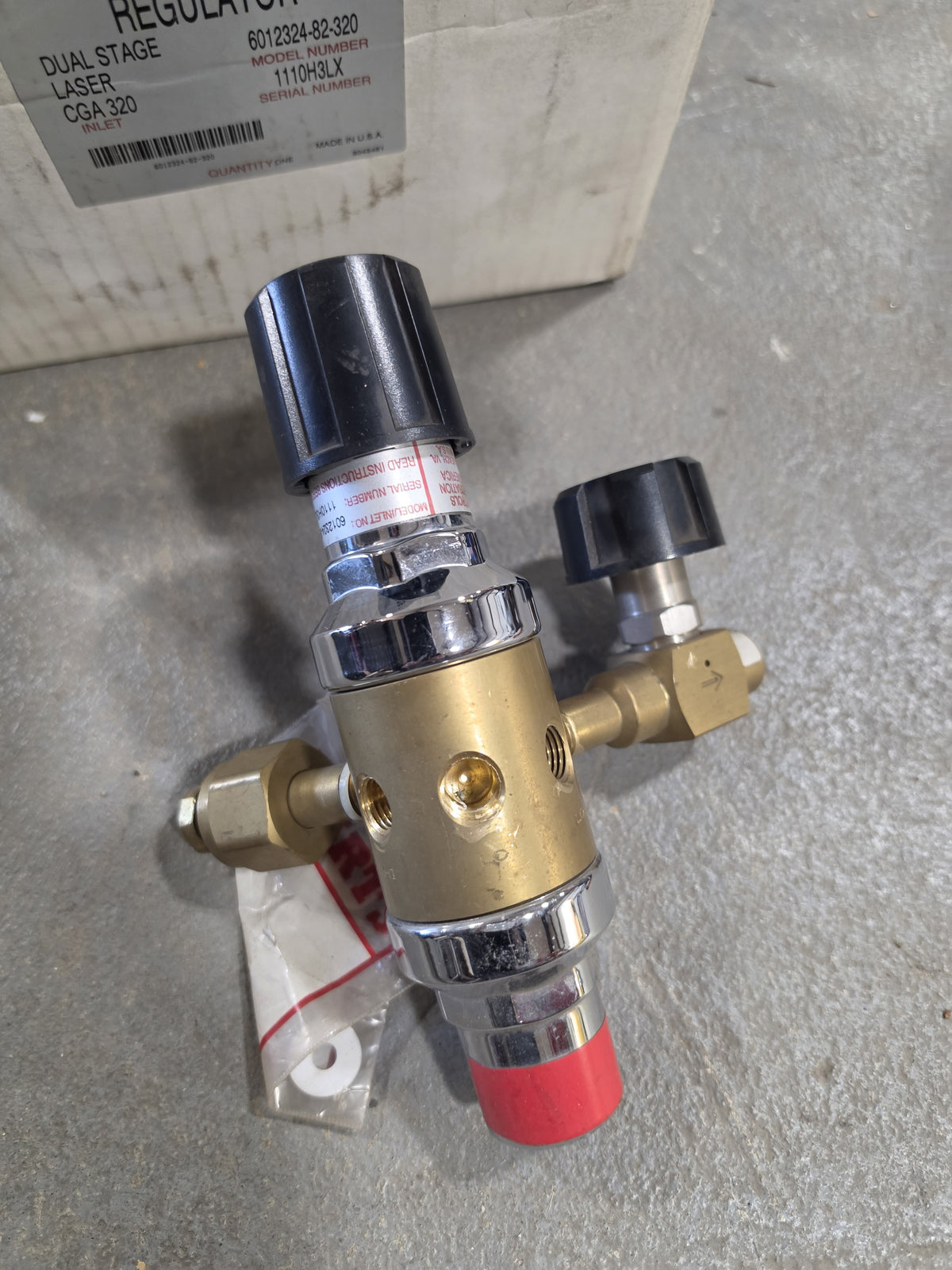 Concoa 6012324-82-320 Praxair LaserStar Dual Stage CO2 Laser Regulator CGA 320