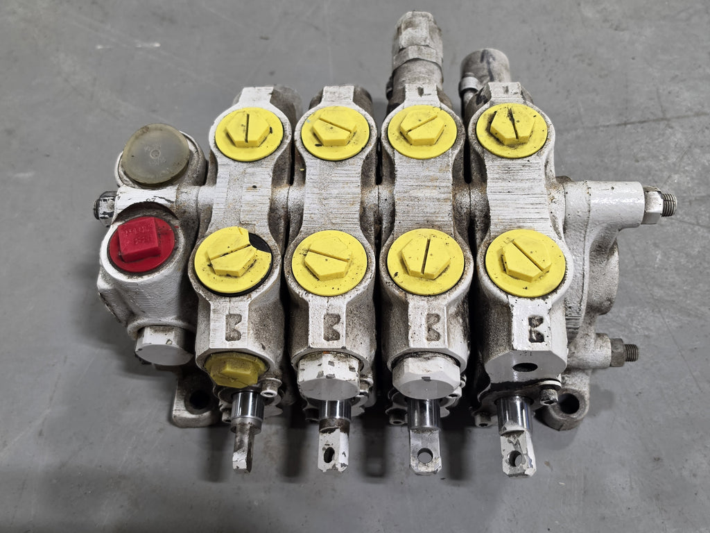 HUSCO 5000 Series 4-Spool Sectional Hydraulic Directional Control Valve Bank