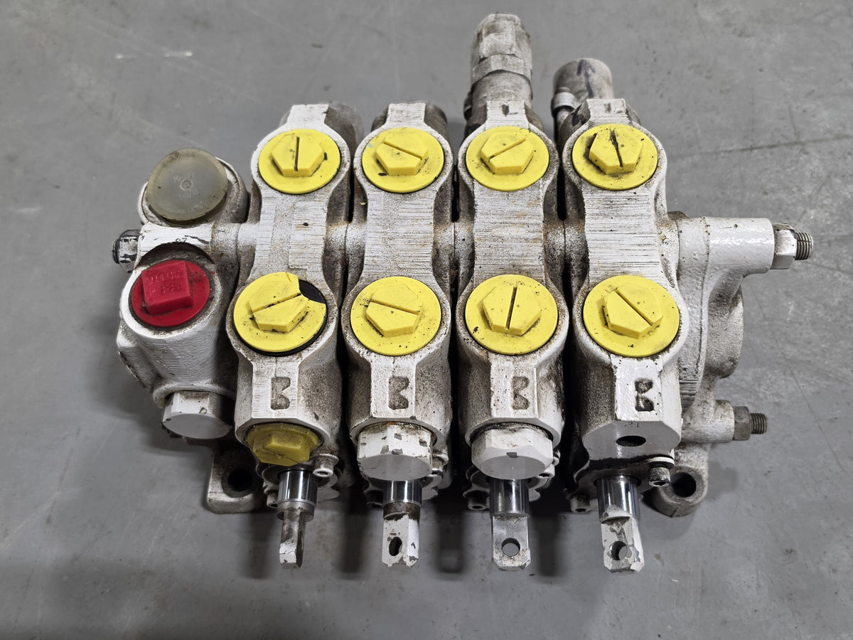 HUSCO 5000 Series 4-Spool Sectional Hydraulic Directional Control Valve Bank