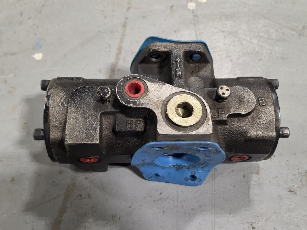 Parker Commercial Intertech Hydraulic Directional Control Valve A B P T HP