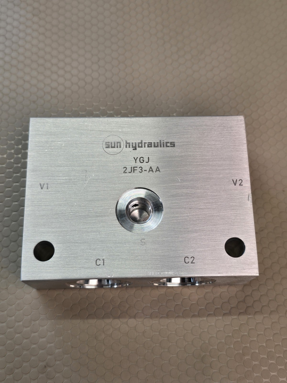 Sun Hydraulics 2JF3-AA Hydraulic Manifold Block V1 V2 C1 C2 S Ports