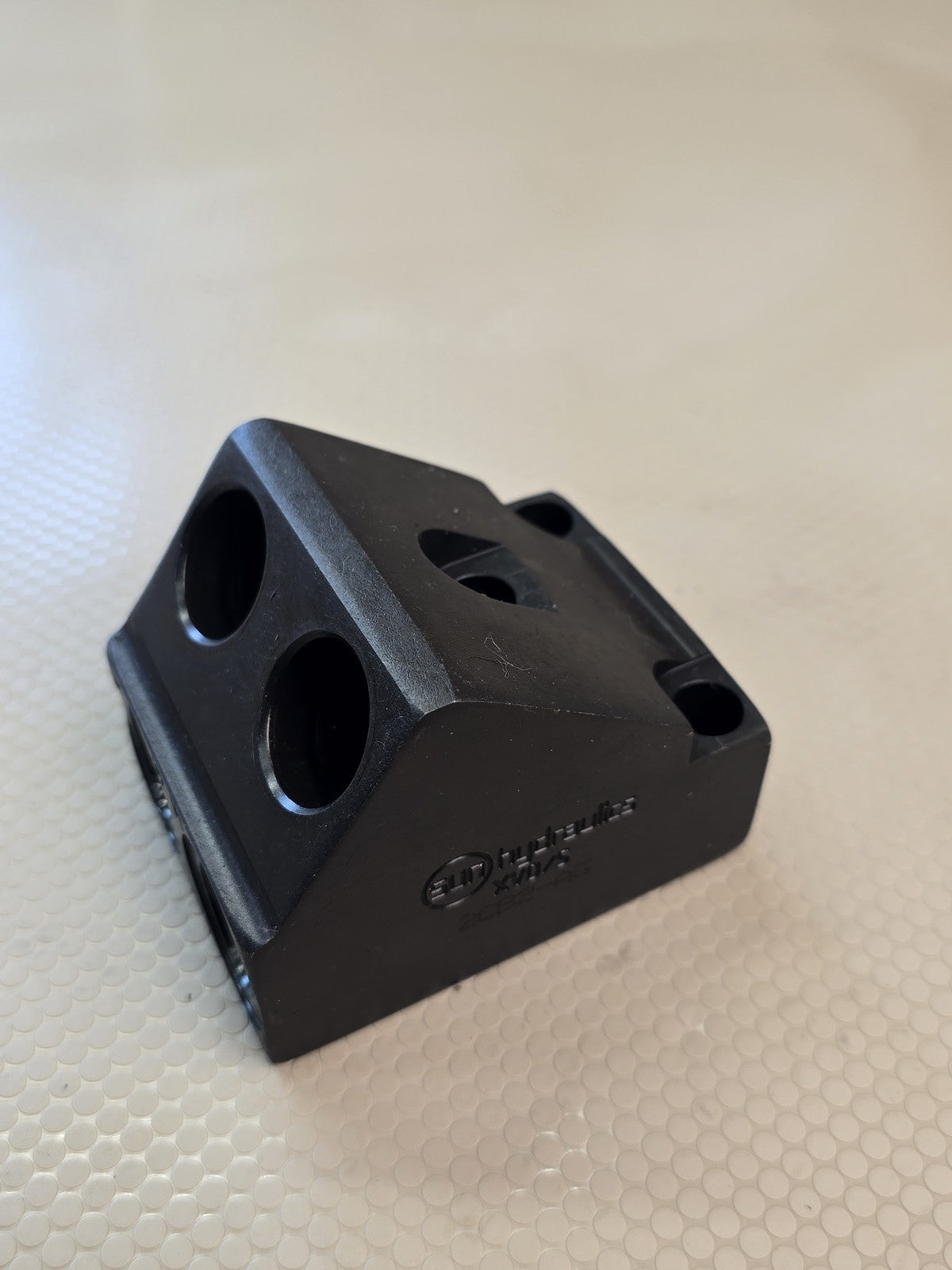 Sun Hydraulics 2082-A6 XV0/S Hydraulic Manifold Block