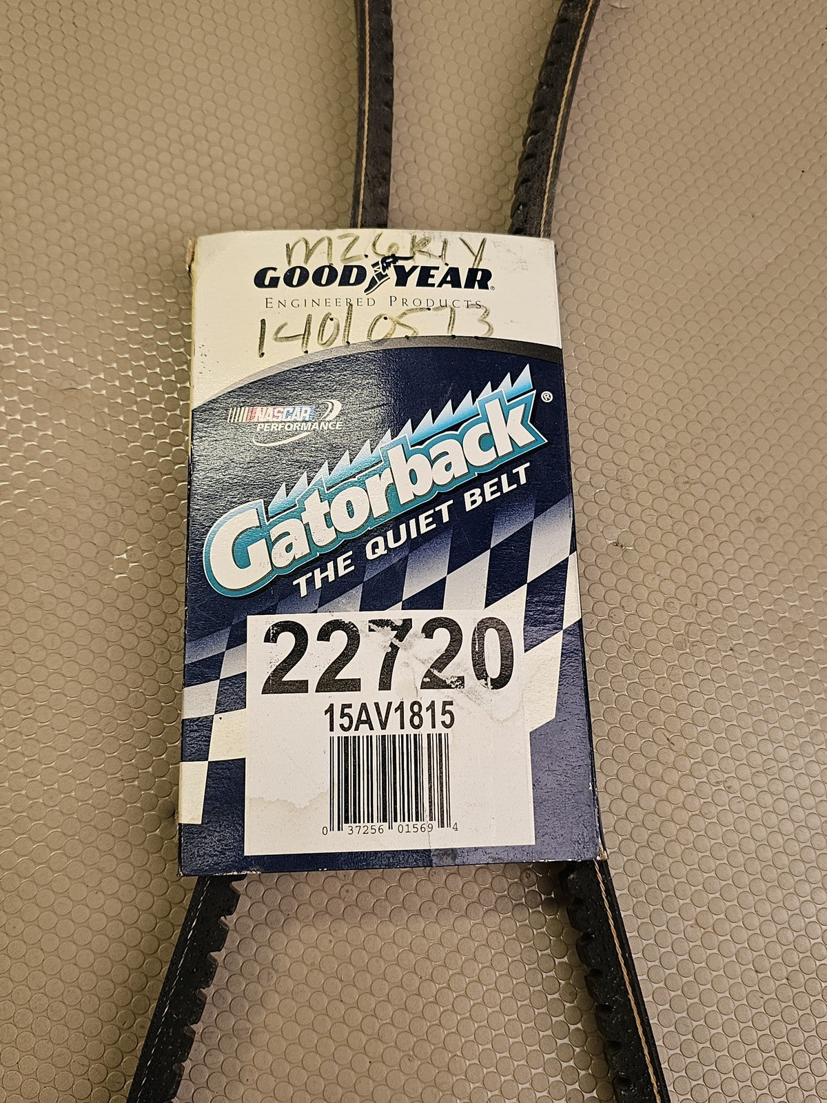Goodyear Gatorback V-Belt 22720 15AV1815 New