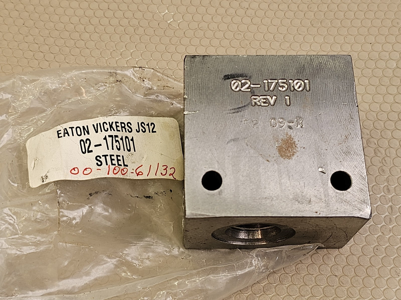 EATON VICKERS 02-175101 Hydraulic Manifold Block Steel New