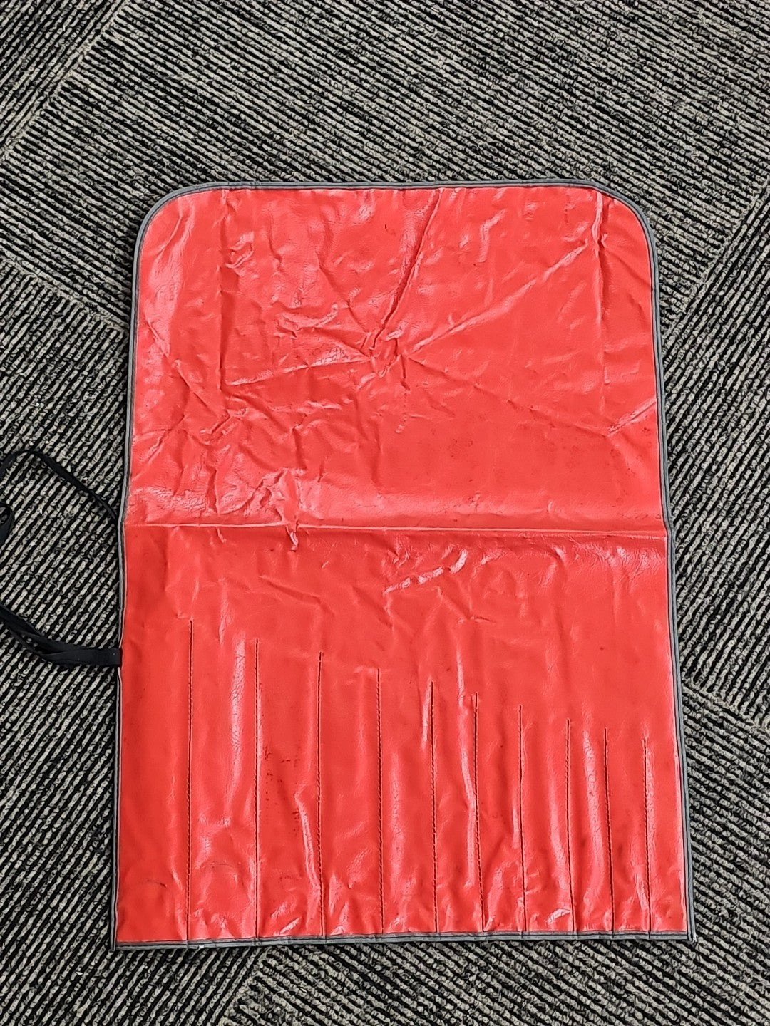 SNAP ON C-113B RED KIT BAG POUCH ROLL 11 POCKETS VINTAGE & MINTY