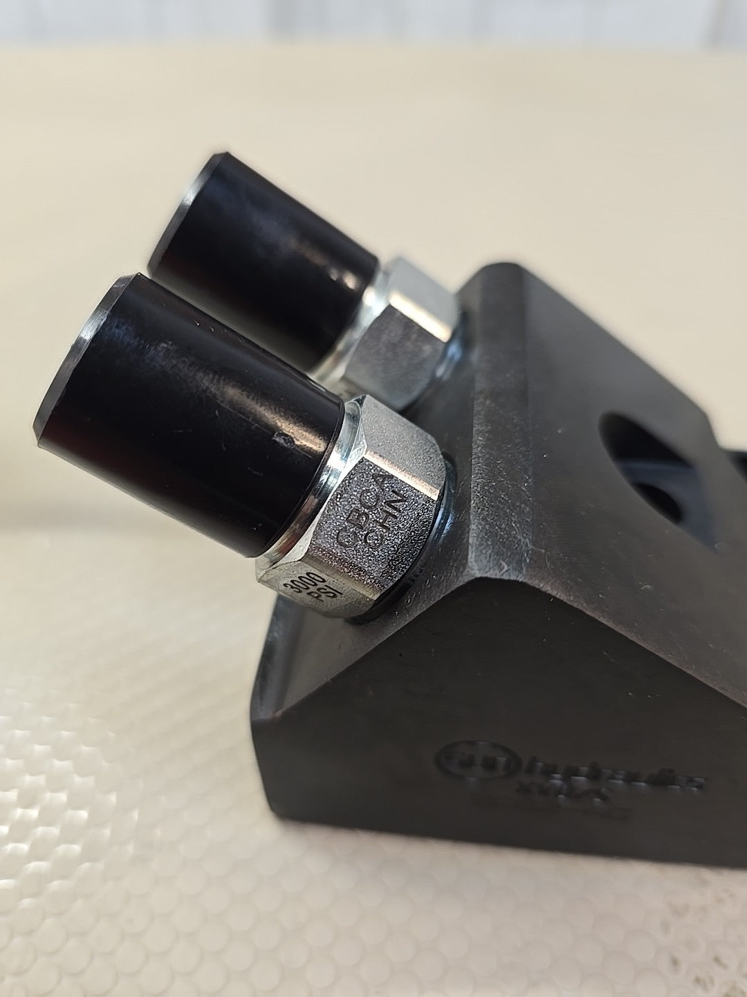 Sun Hydraulics CBCA ChN Pilot Operated Pressure Reducing Valve manifold Xvo-ag