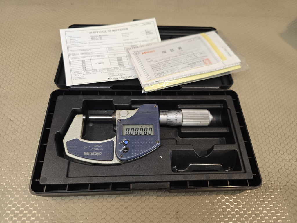 Mitutoyo 0-1” 293-832-30 Digital Micrometer in case