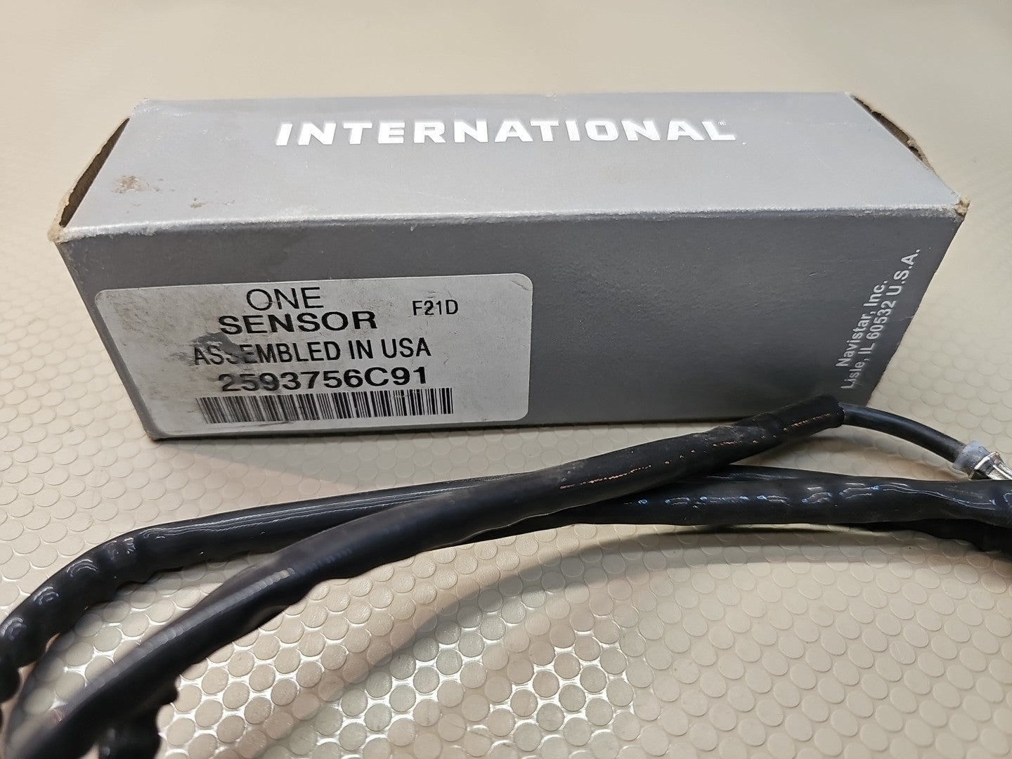 Genuine OEM International 2593756C91 Exhaust Gas Temperature Sensor