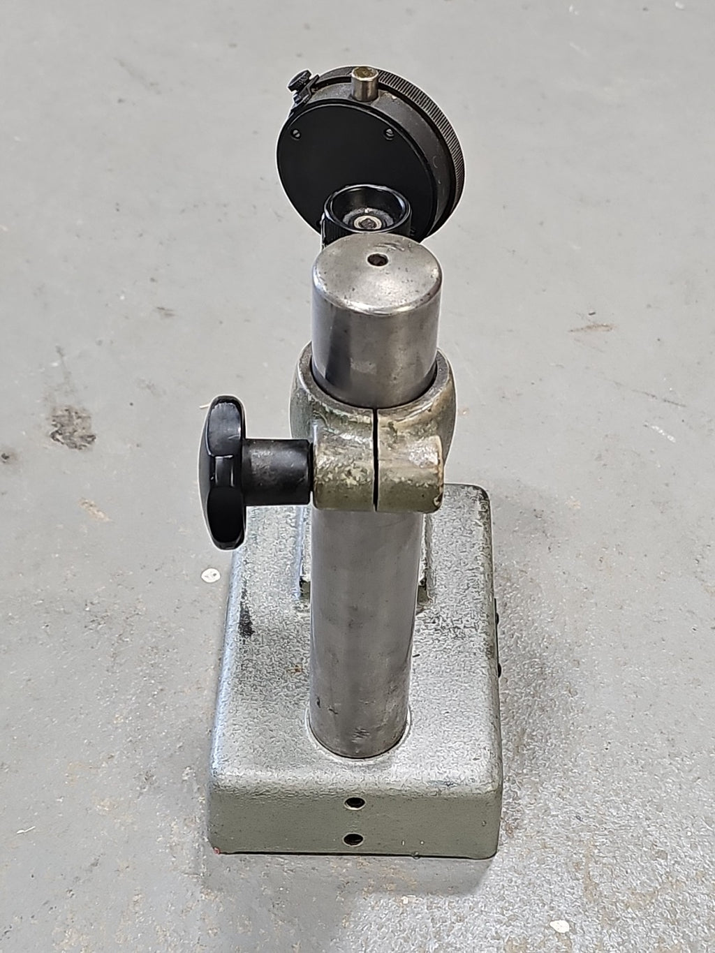CARY Indicator Stand No 10155 with Federal IDS-183 Dial Indicator