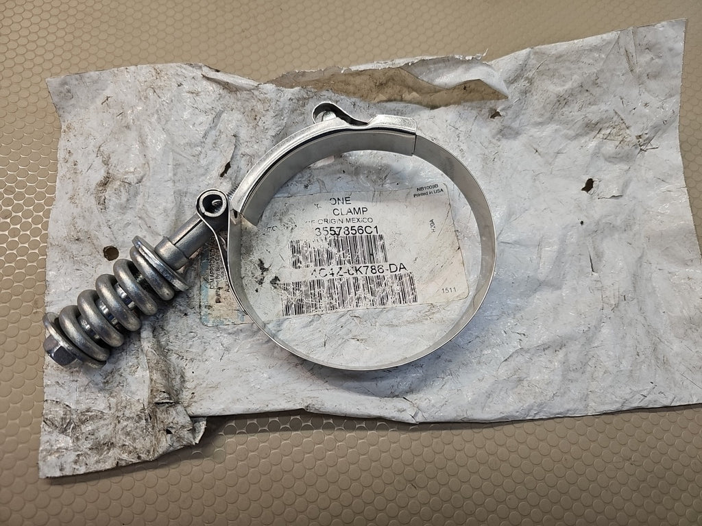 Navistar OEM HEAT EXCHANGER CLAMP, 3557856C1 , 4C4Z-6K786-DA 3557856C1