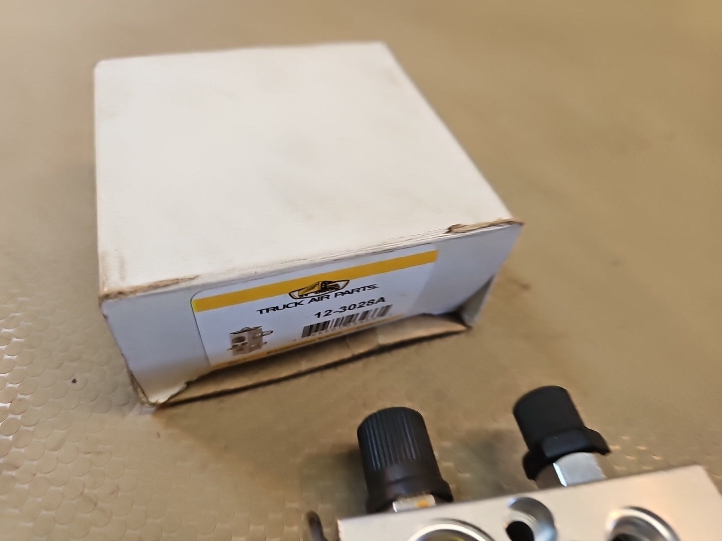TRUCK AIR PARTS EXPANSION VALVE 12-3028A NEW