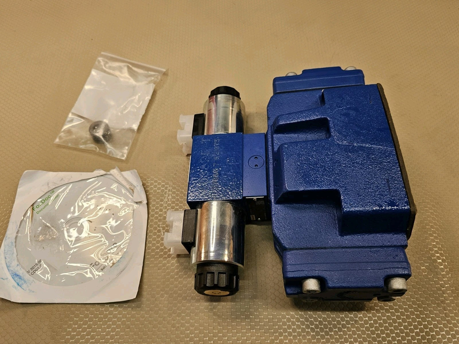Rexrot Hydraulic Directional Control Valve R901169993 + R900926027 350 bar