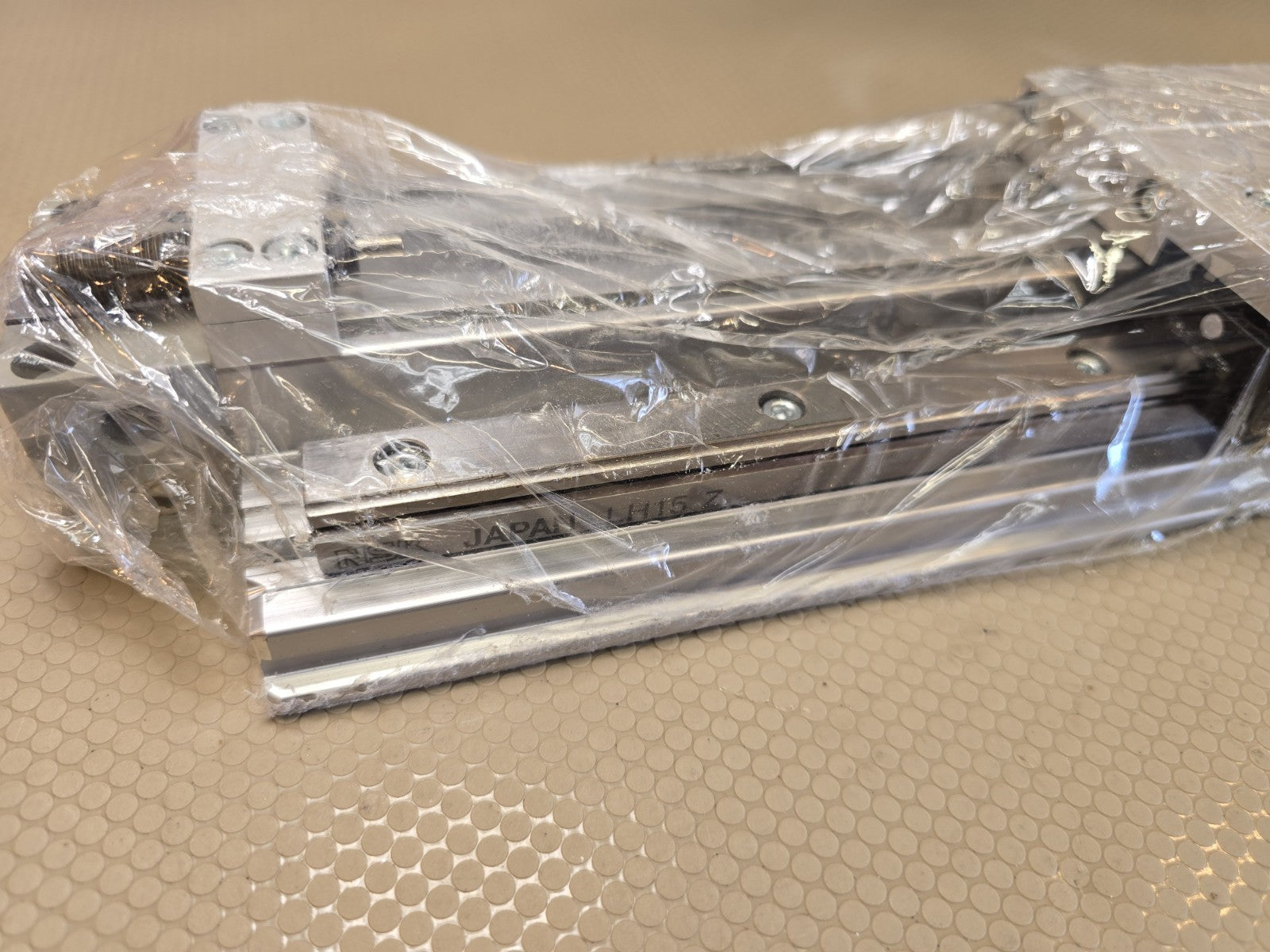 New SMC MY1H25-250LZ-M9NW Rodless cylinder + NSK LH15Z Linear Bearing 