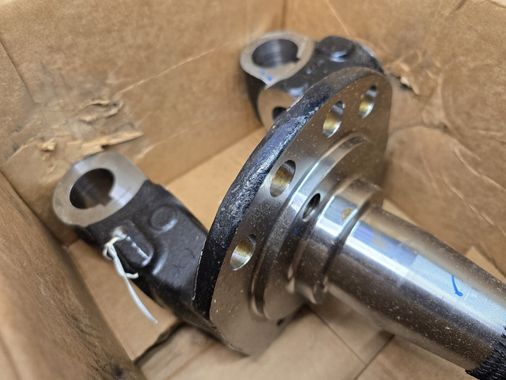 NEW! ROCKWELL MERITOR A3111L4588 OEM GENUINE STEERING KNUCKLE SPINDLE FRONT AXLE