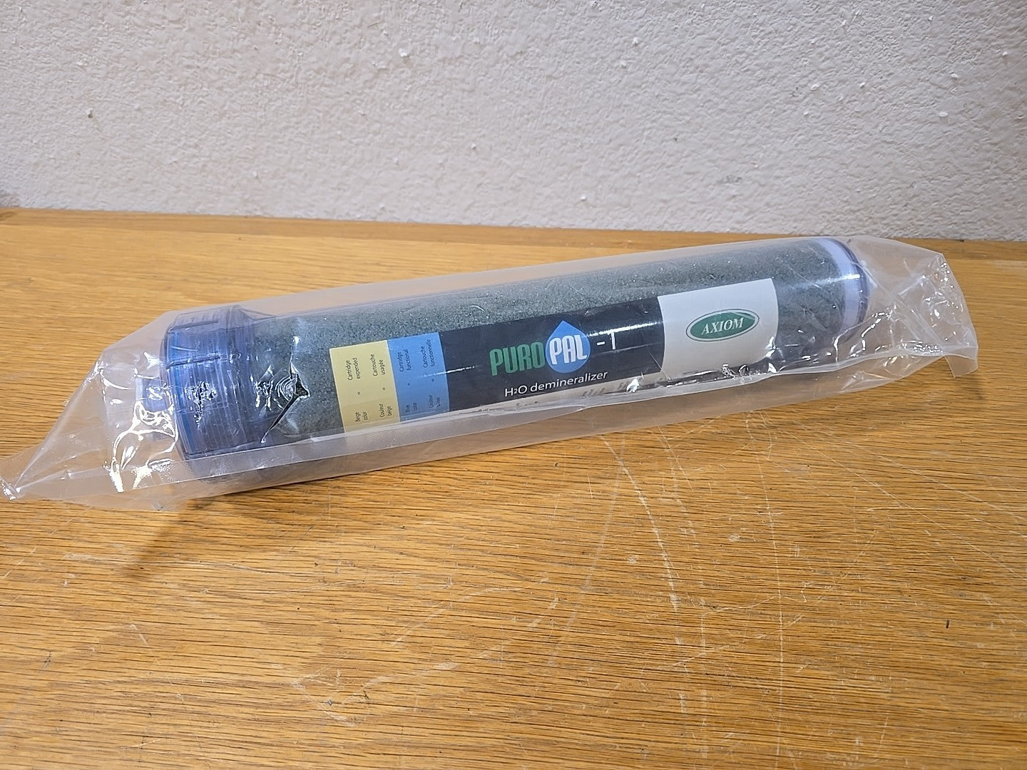Axiom PUROPAL-1 H₂O Demineralizer Water Filter Cartridge Color Changing Resin